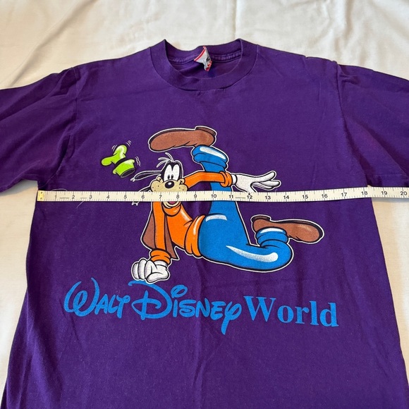 Vintage 90’s Walt Disney World Goofy T-Shirt Shirt ~ Breakdancing Purple - Picture 4 of 6